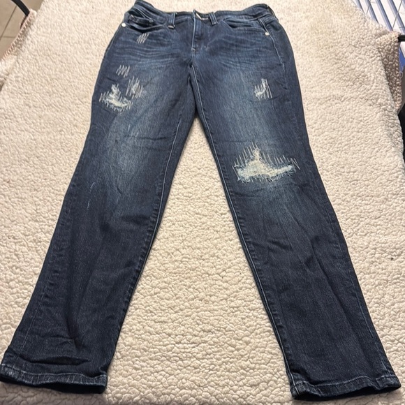 Judy Blue Boyfriend Blue Jeans with Distressed Details - Picture 1 of 8